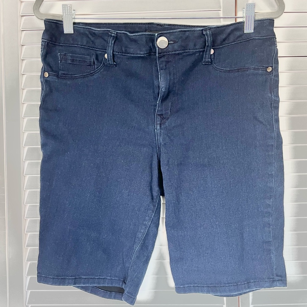 1822 Denim EUC Dark Blue Jean Shorts Super Soft Very Stretchy 10”inseam Size: 16